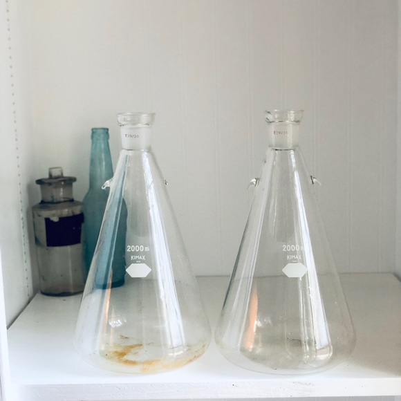 Vintage > Set of 2 Apothecary Glass Erlenmeyer Chemistry Flasks